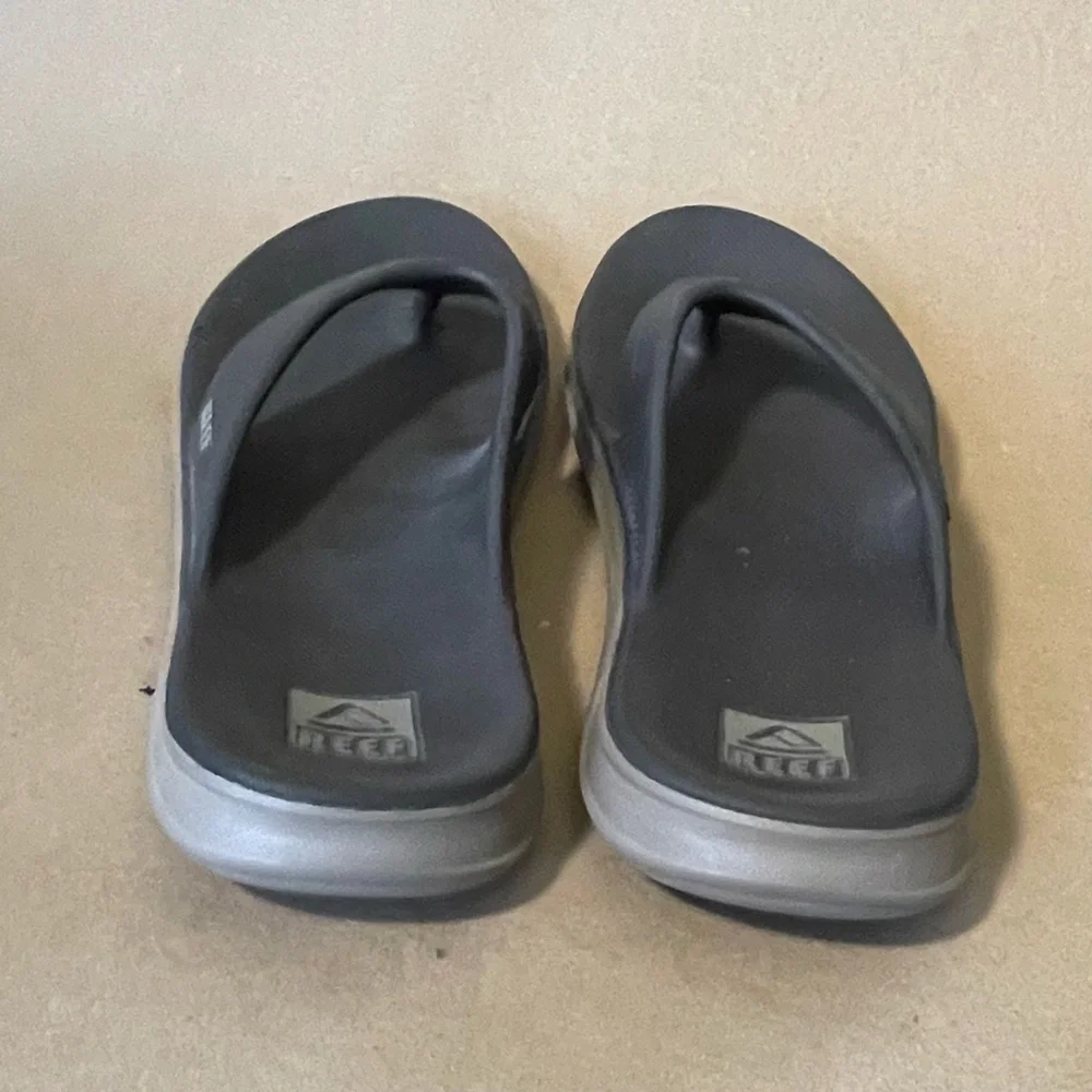 Reef Gray Flip-Flop Sandals with Contoured Footbed - Picture 5 of 7